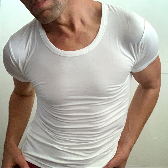 The Perfect White Muscle T - Picture 2 of 4